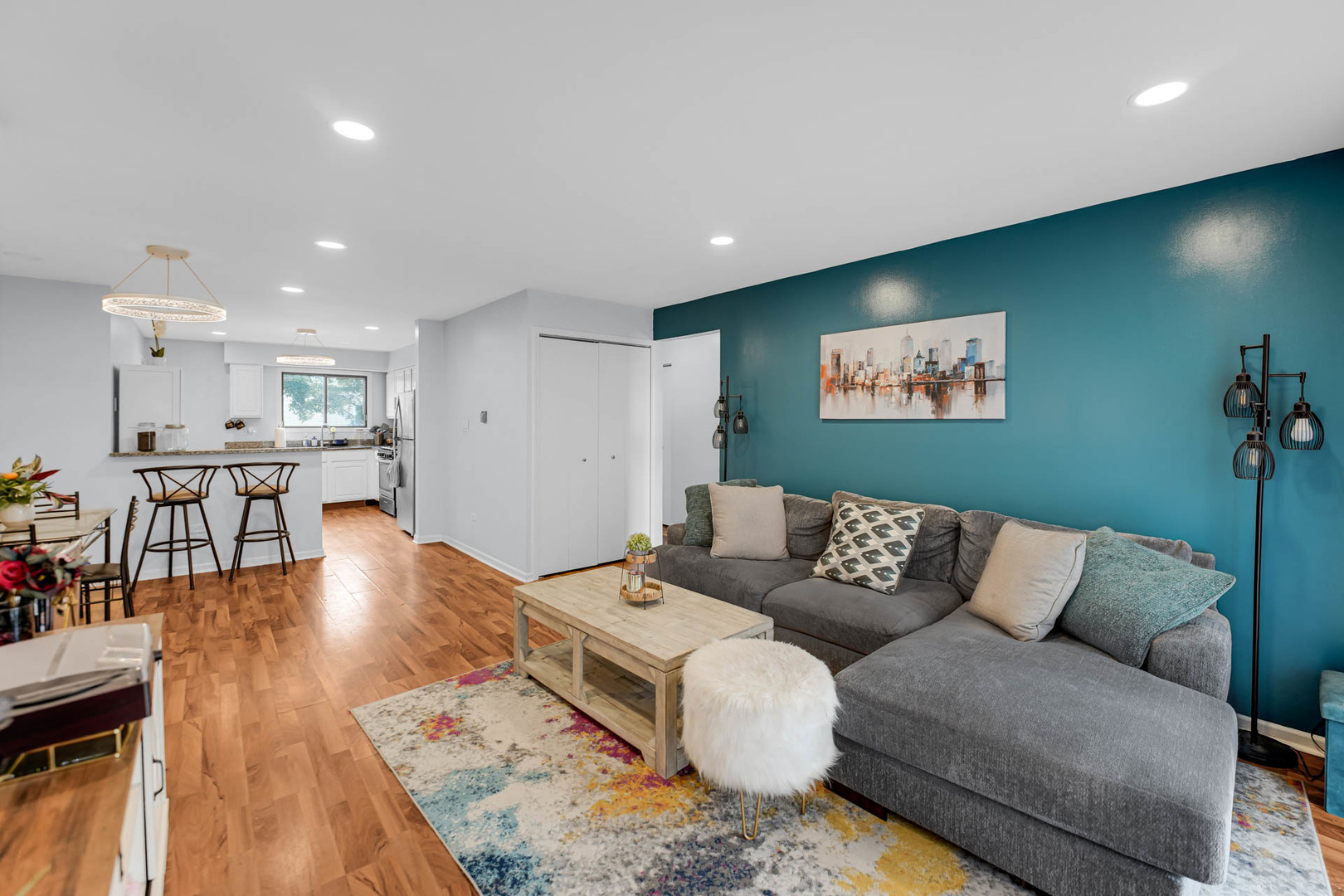 5159 N East River Road #212, Chicago, IL 60656