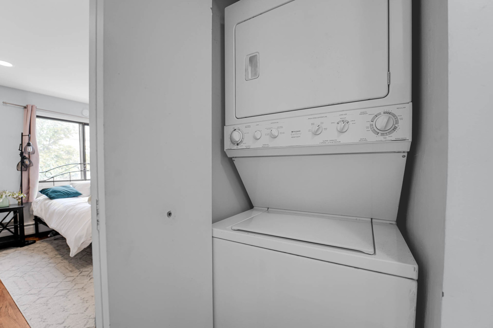 5159 N East River Road #212, Chicago, IL 60656