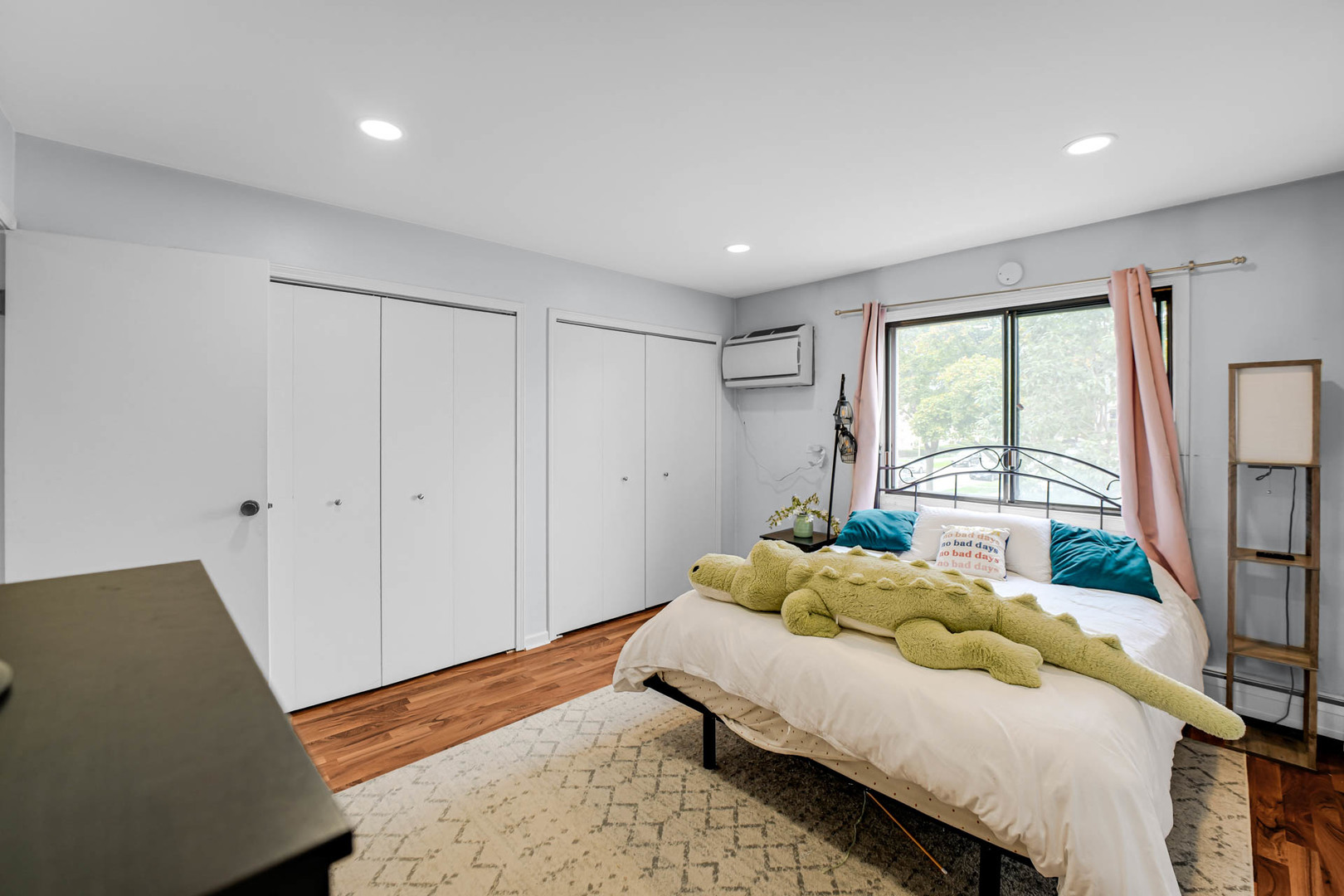 5159 N East River Road #212, Chicago, IL 60656