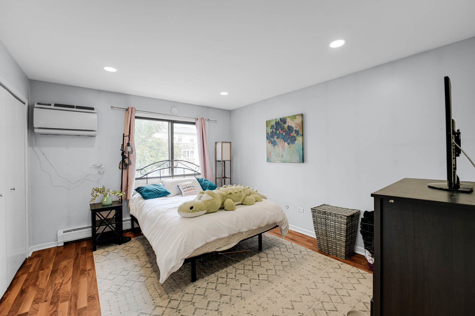 5159 N East River Road #212, Chicago, IL 60656