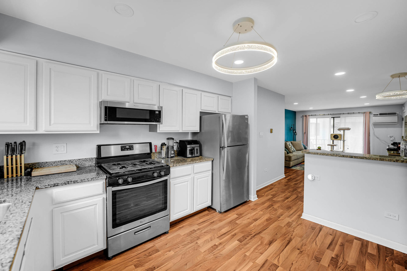 5159 N East River Road #212, Chicago, IL 60656