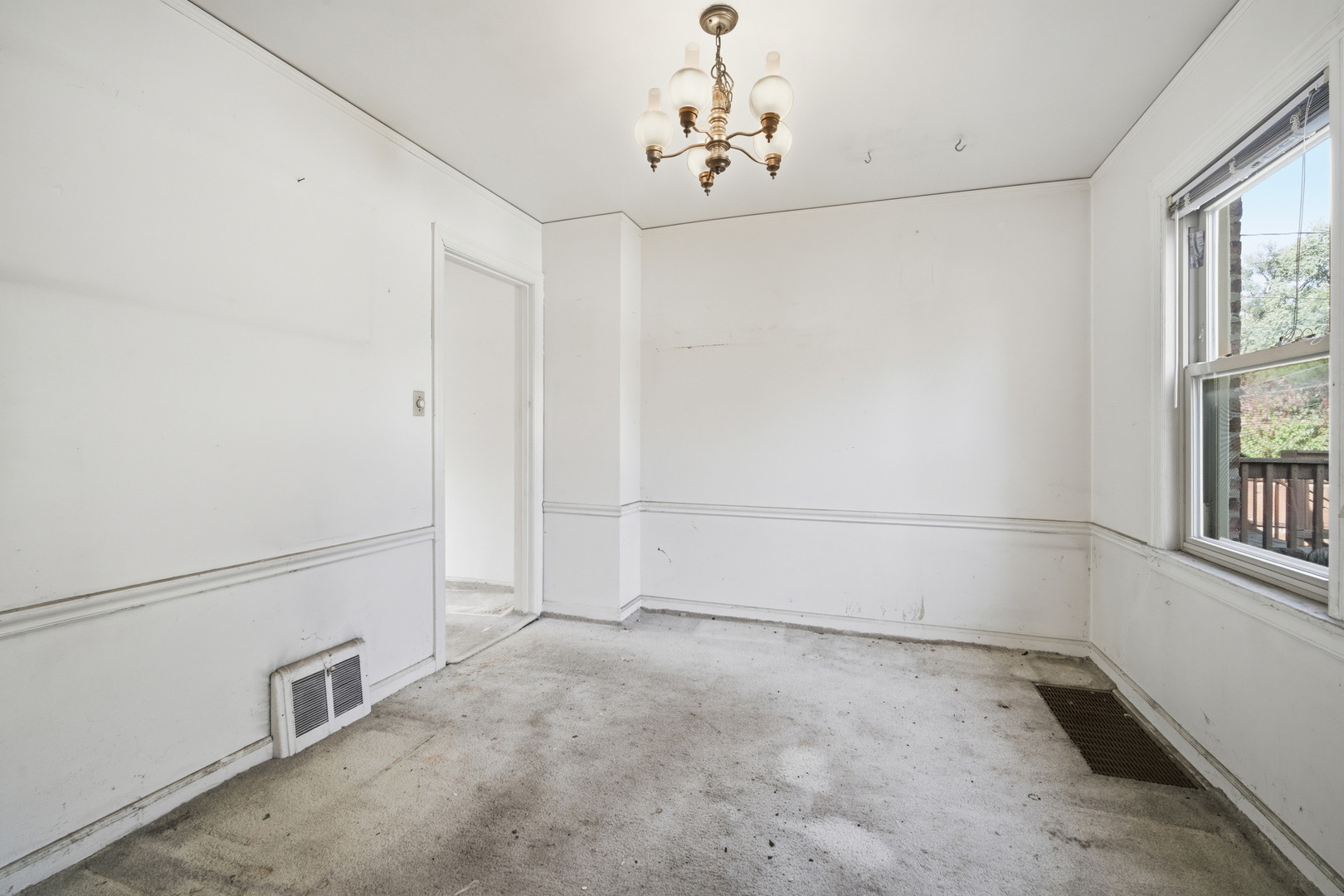 1793 White Street, Des Plaines, IL 60018