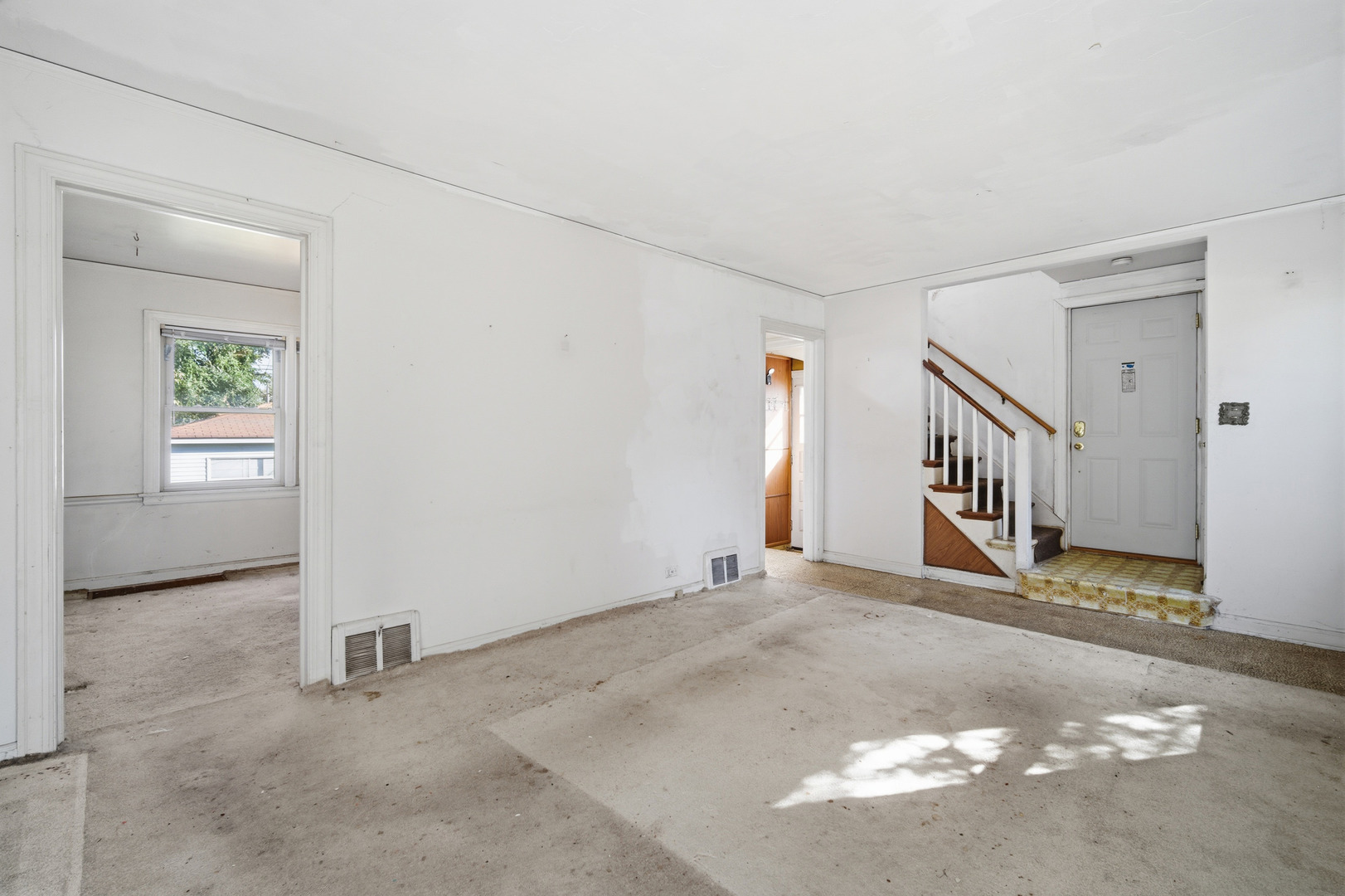 1793 White Street, Des Plaines, IL 60018