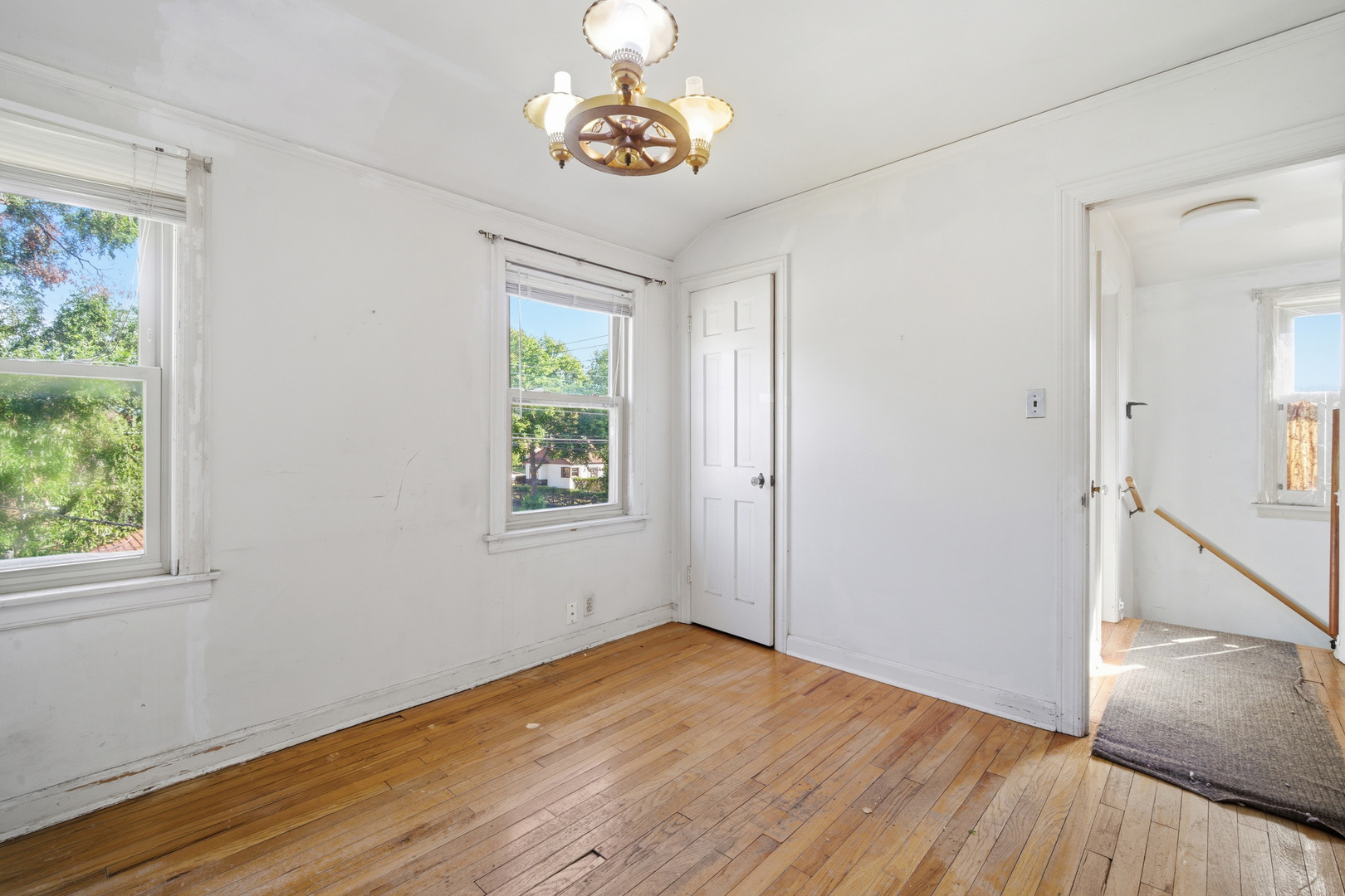 1793 White Street, Des Plaines, IL 60018