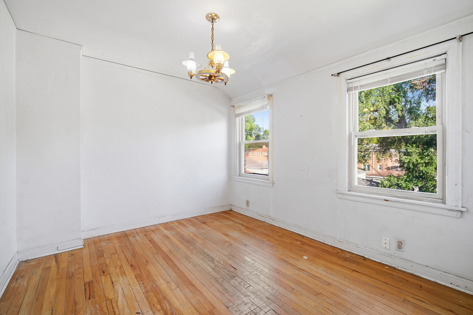 1793 White Street, Des Plaines, IL 60018