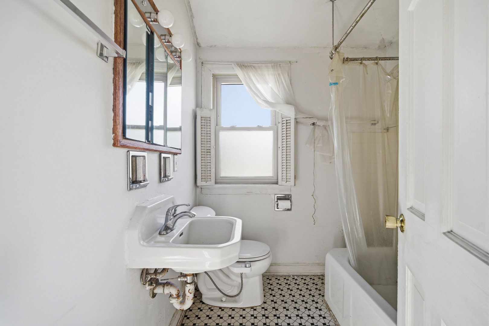 1793 White Street, Des Plaines, IL 60018