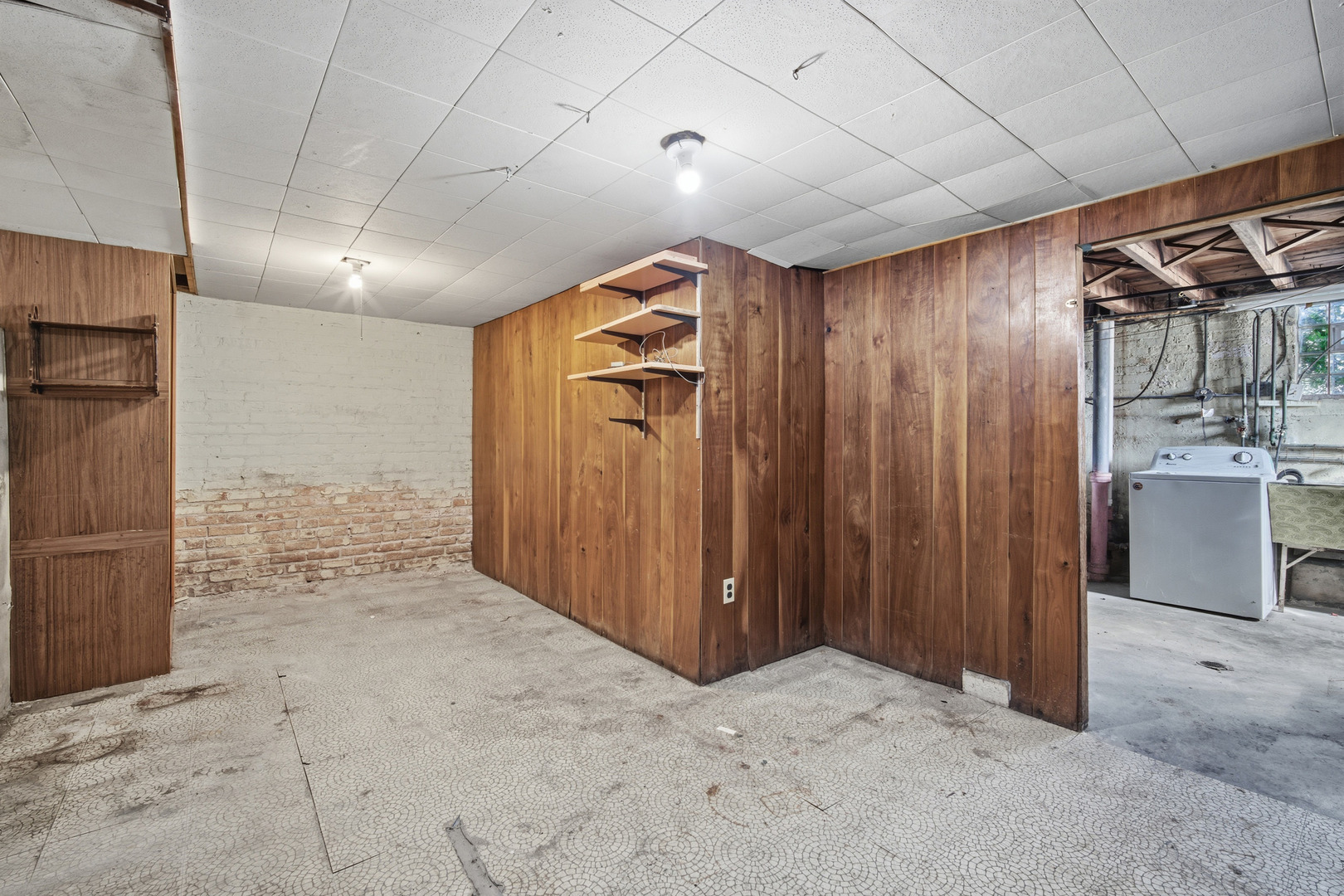 1793 White Street, Des Plaines, IL 60018