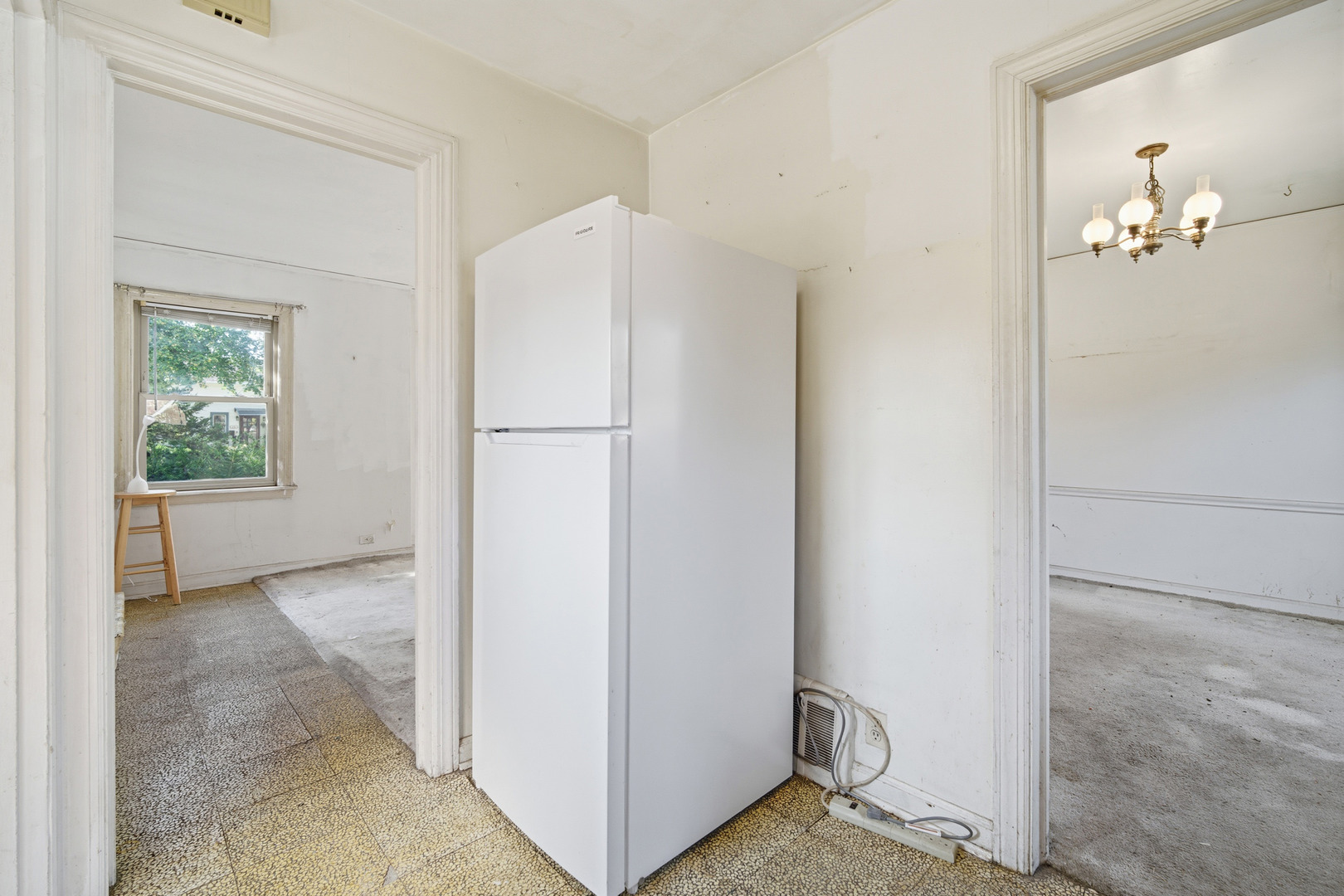 1793 White Street, Des Plaines, IL 60018