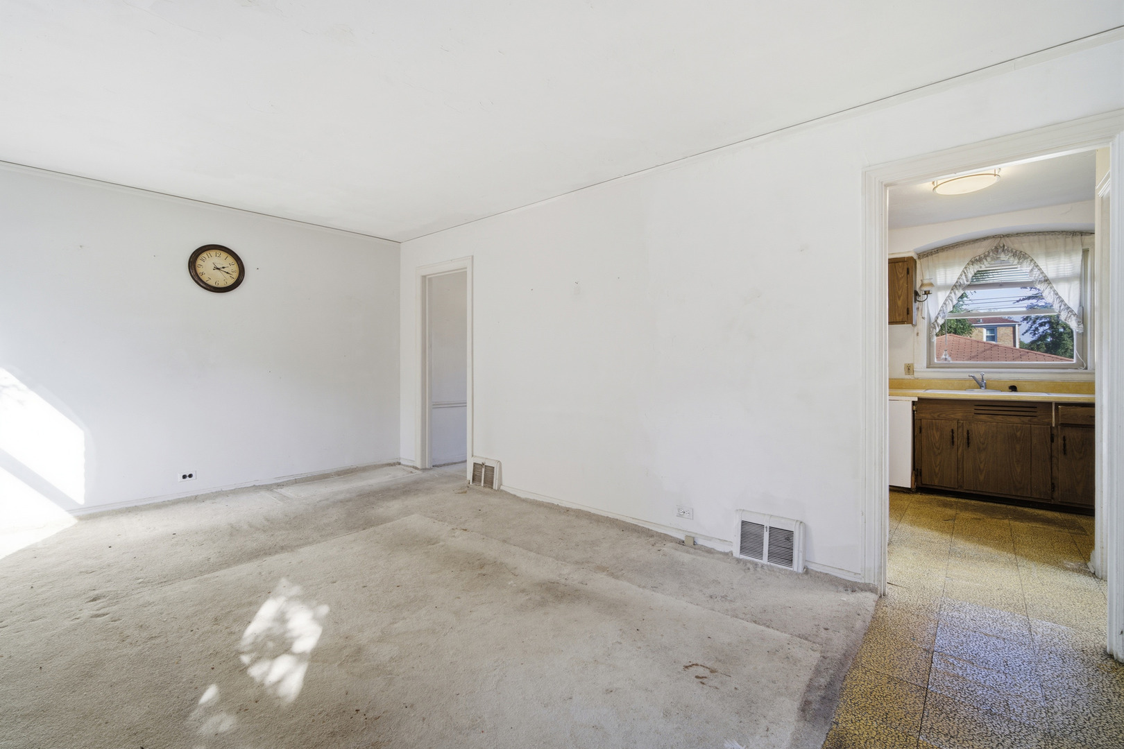 1793 White Street, Des Plaines, IL 60018