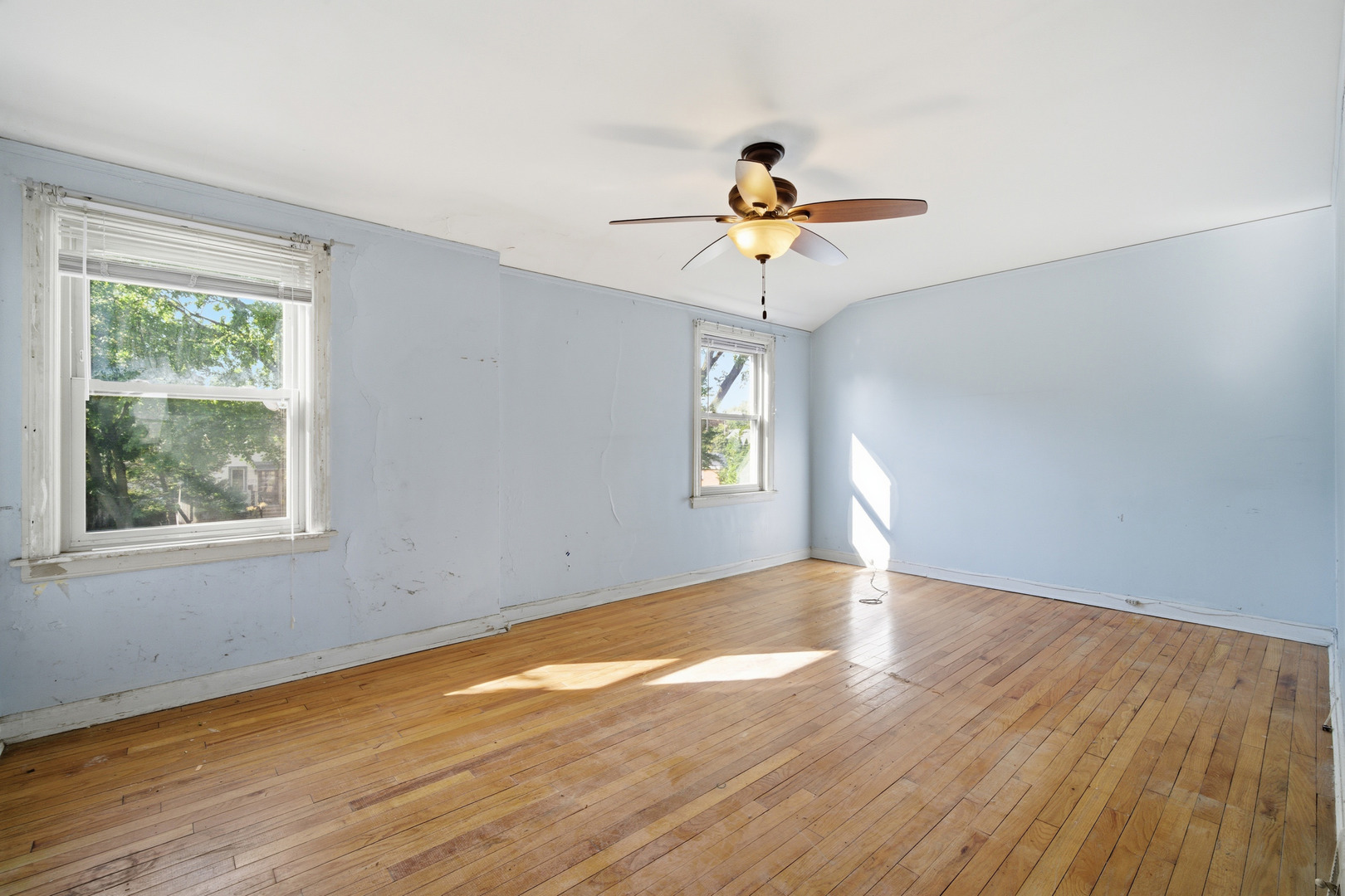 1793 White Street, Des Plaines, IL 60018