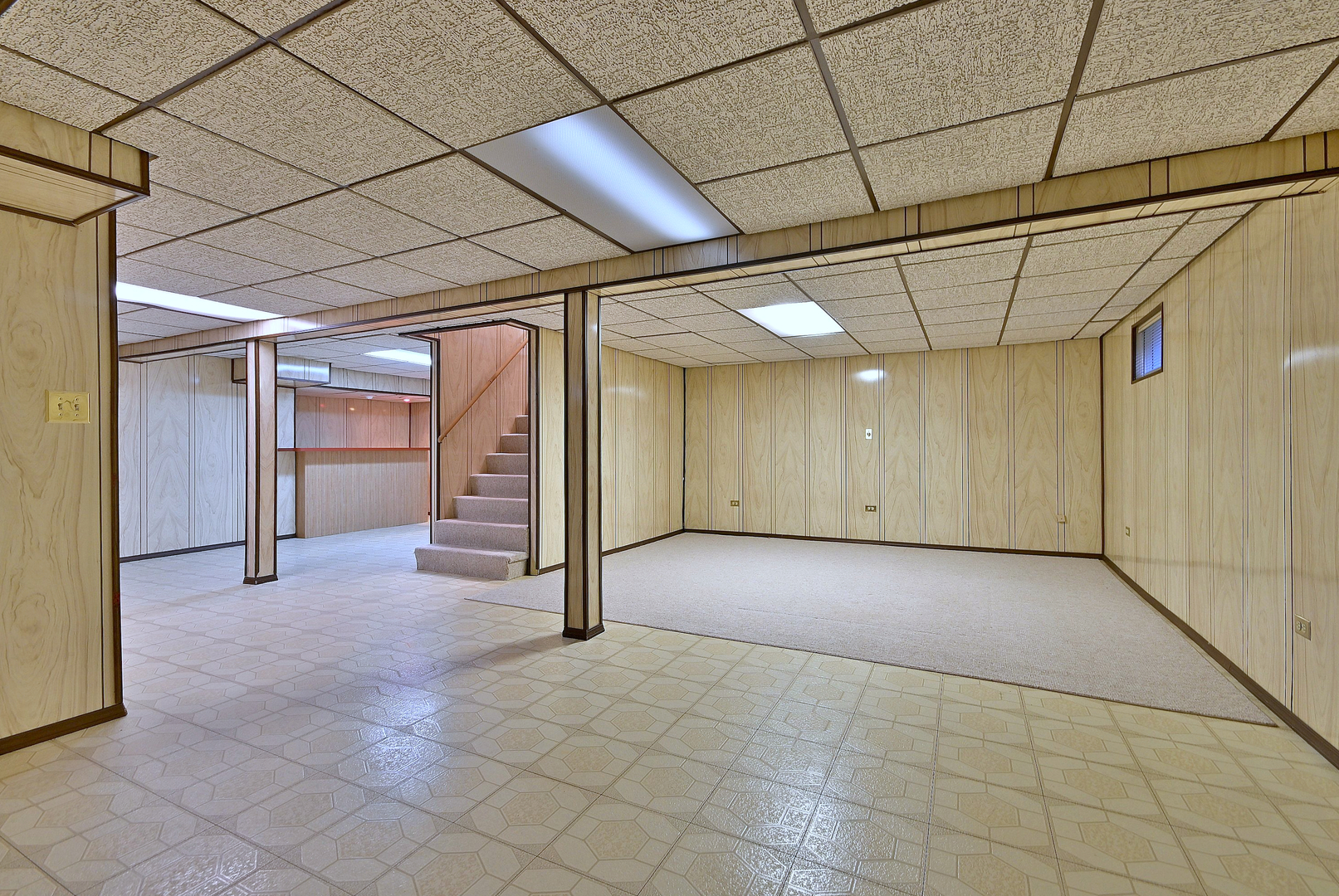 6730 Charleston Drive, Darien, IL 60561