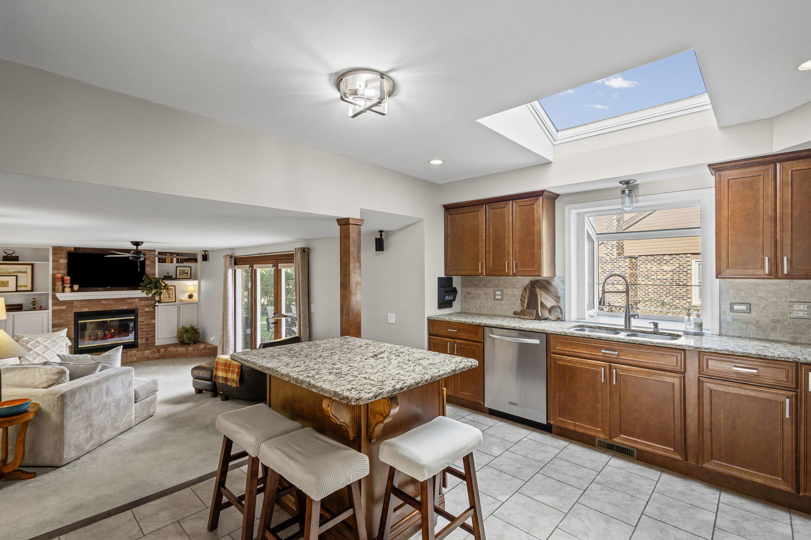 1515 S Harvard Avenue, Arlington Heights, IL 60005