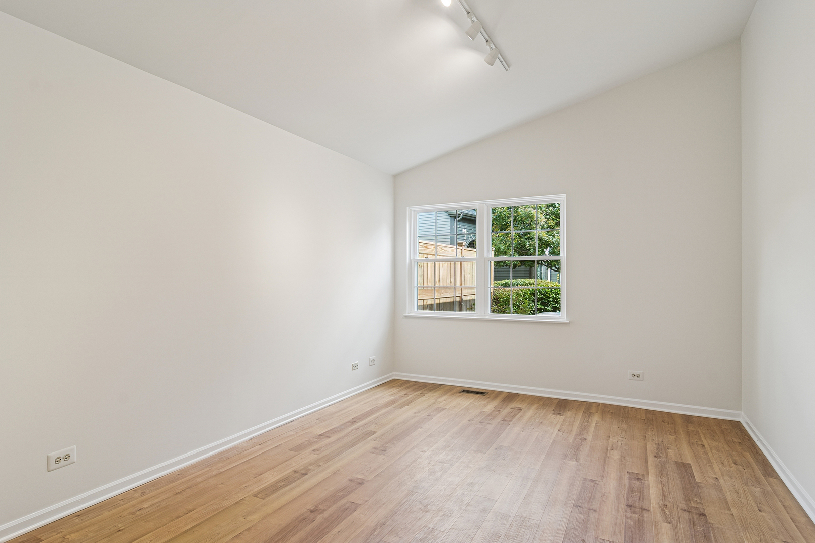 381 BENTLEY Place, Buffalo Grove, IL 60089