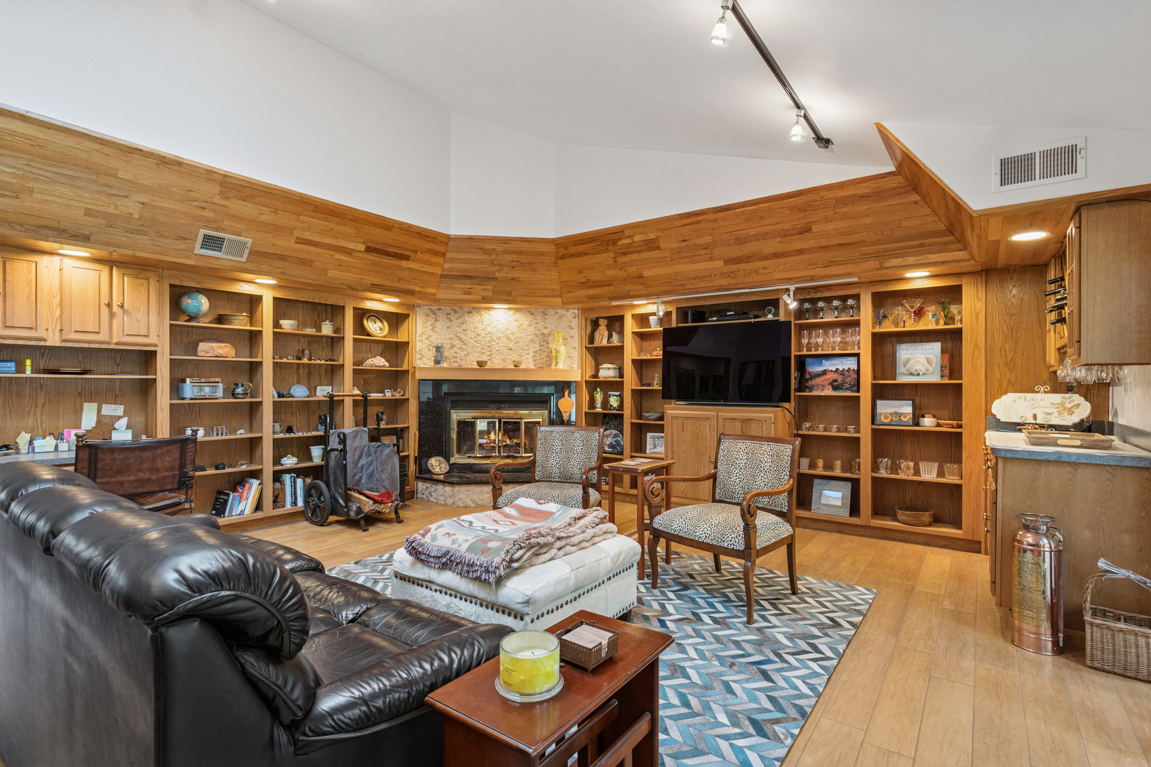 1N546 Burr Oak Road, West Chicago, IL 60185