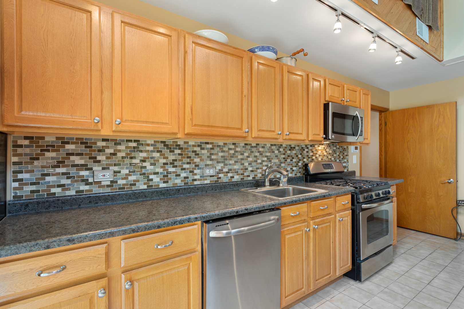 1N546 Burr Oak Road, West Chicago, IL 60185