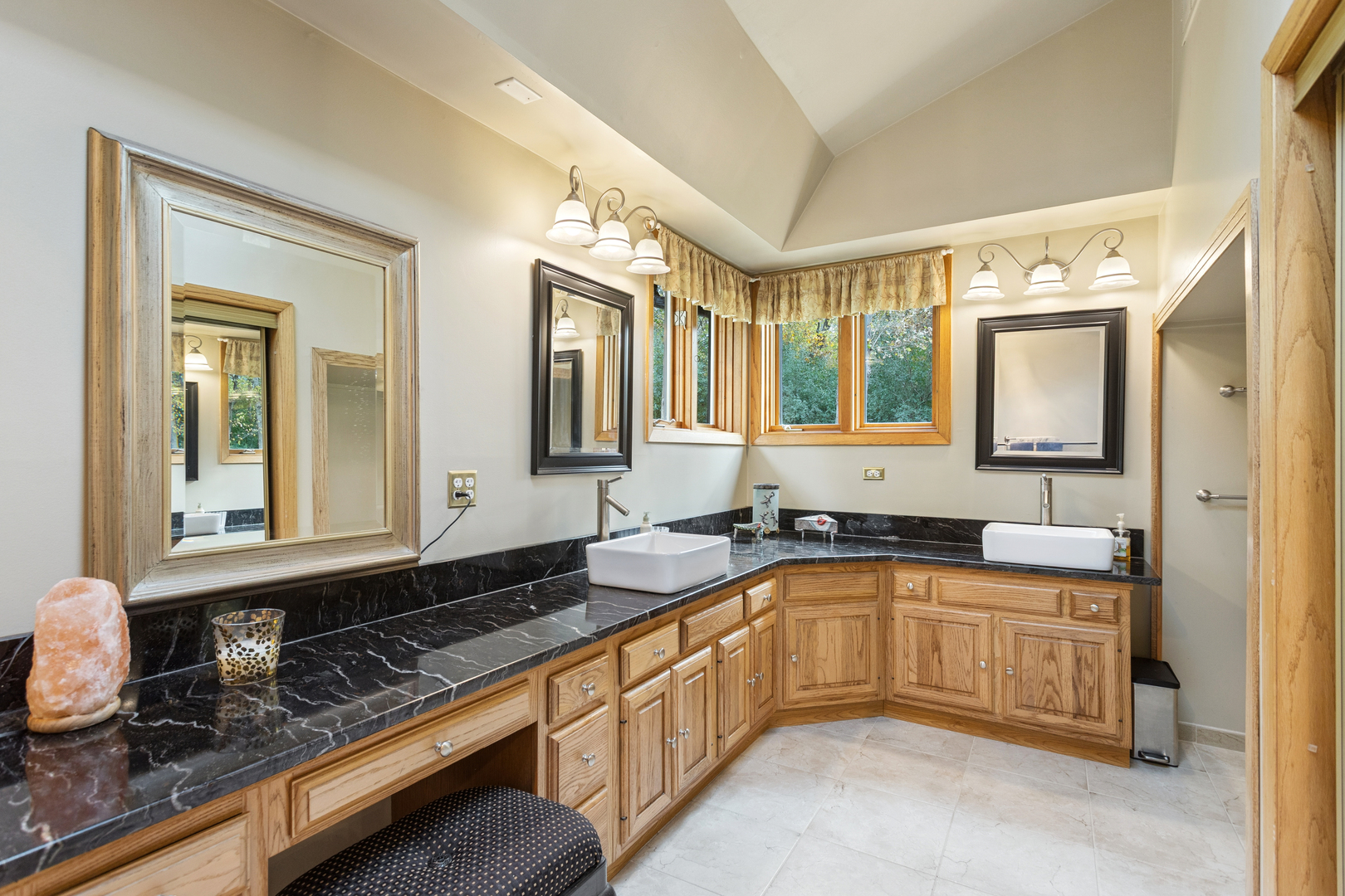 1N546 Burr Oak Road, West Chicago, IL 60185