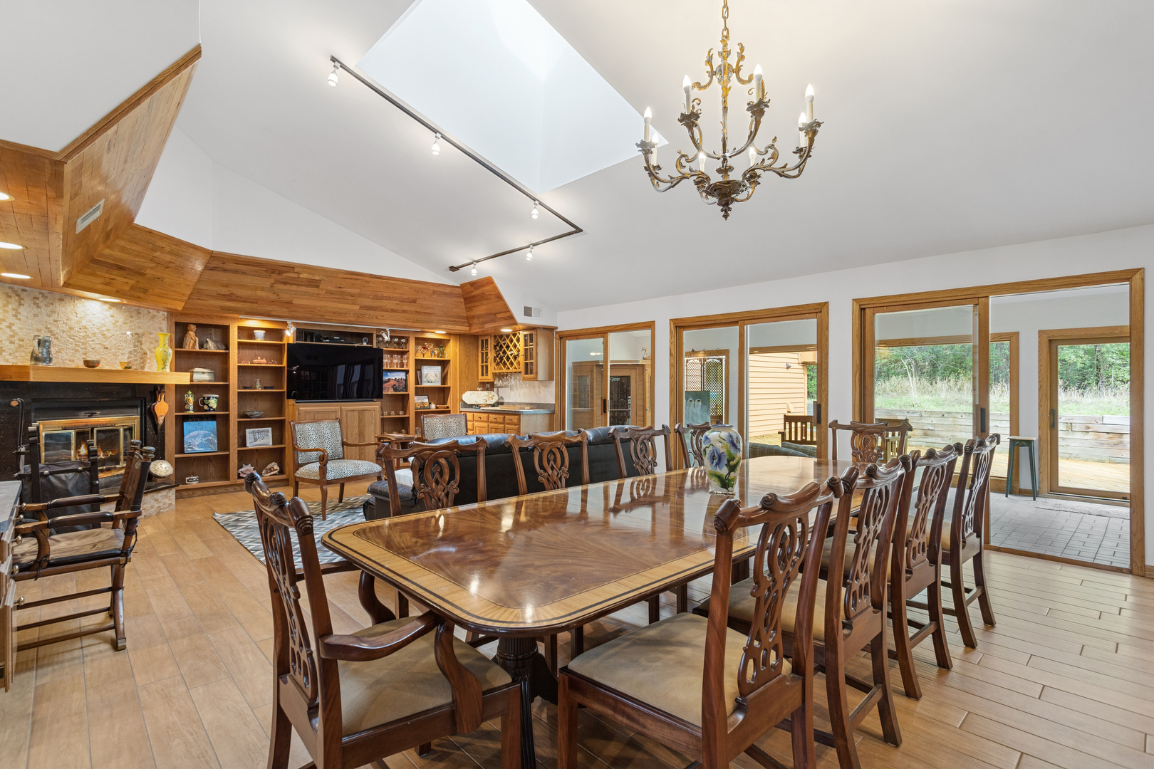 1N546 Burr Oak Road, West Chicago, IL 60185