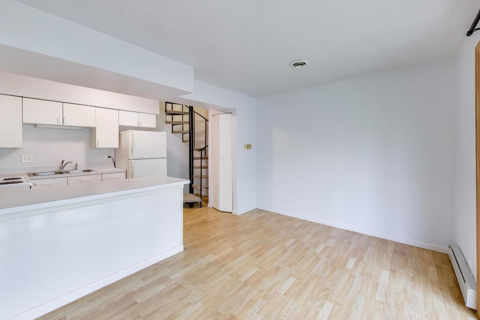 13 Saint Thomas Colony #7, Fox Lake, IL 60020