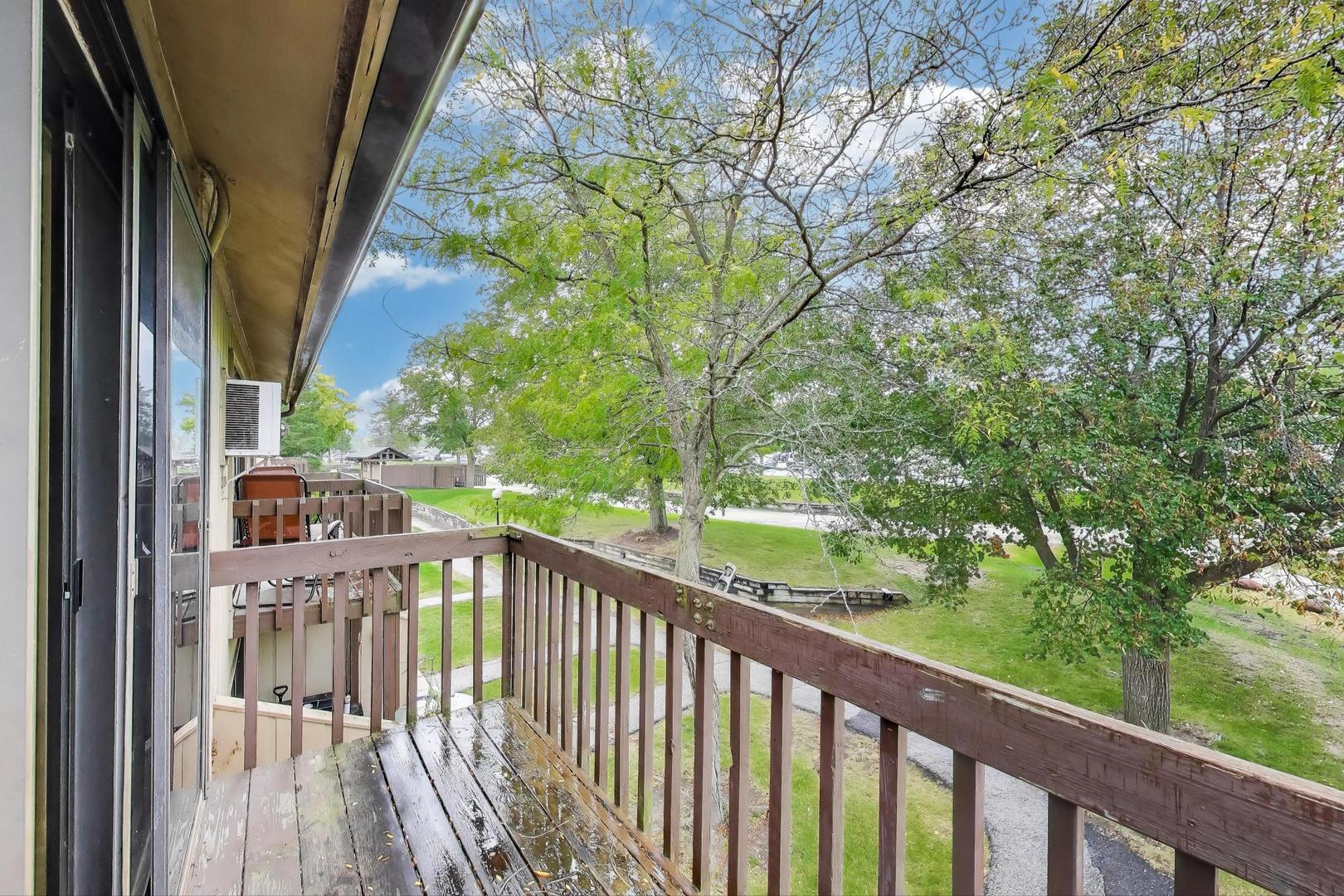 13 Saint Thomas Colony #7, Fox Lake, IL 60020