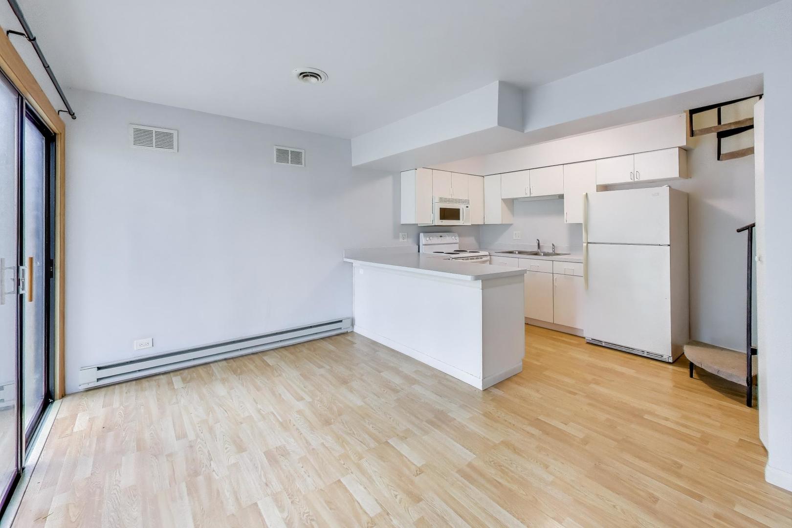 13 Saint Thomas Colony #7, Fox Lake, IL 60020