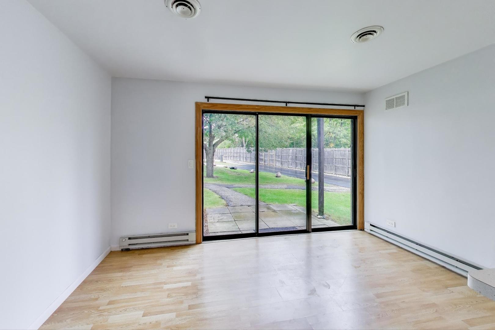 13 Saint Thomas Colony #7, Fox Lake, IL 60020