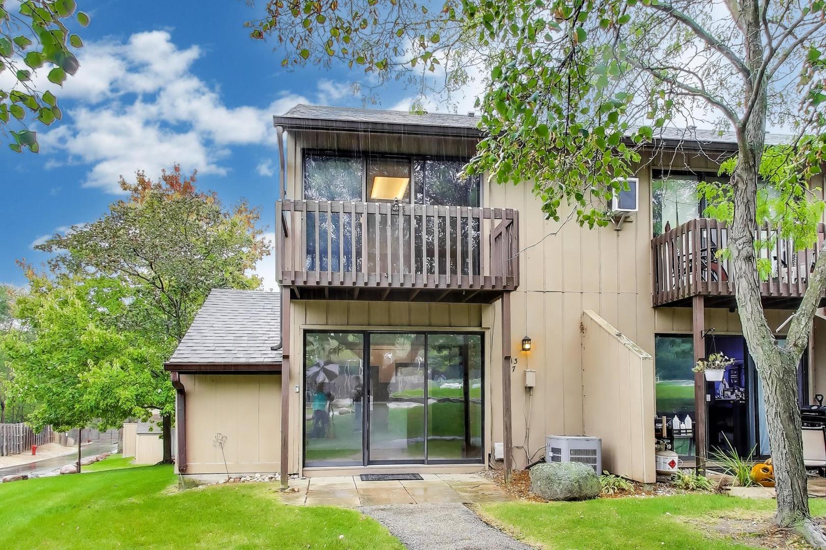 13 Saint Thomas Colony #7, Fox Lake, IL 60020