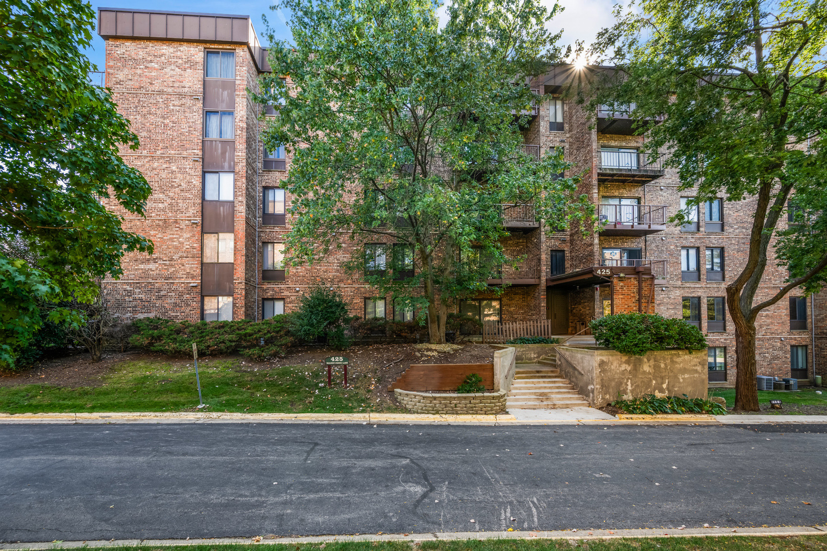 425 Walnut Creek Lane #1203, Lisle, IL 60532
