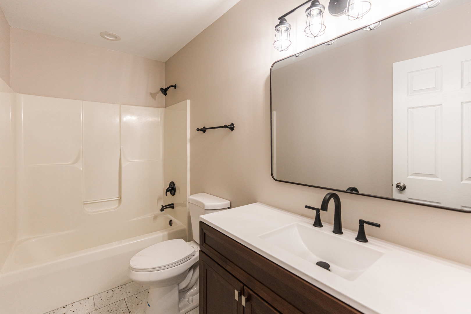 115 N Dole Avenue, Crystal Lake, IL 60014