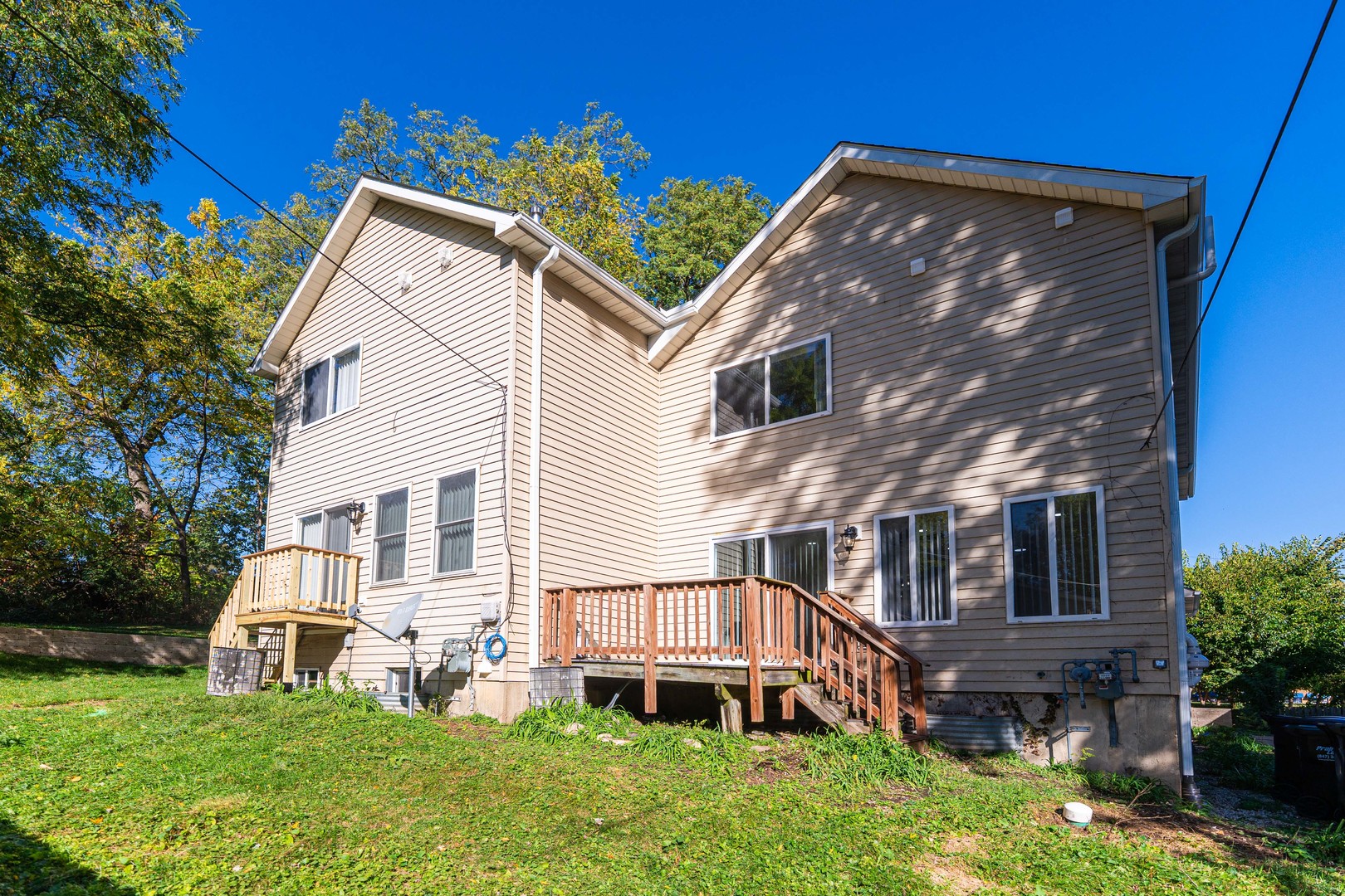 115 N Dole Avenue, Crystal Lake, IL 60014