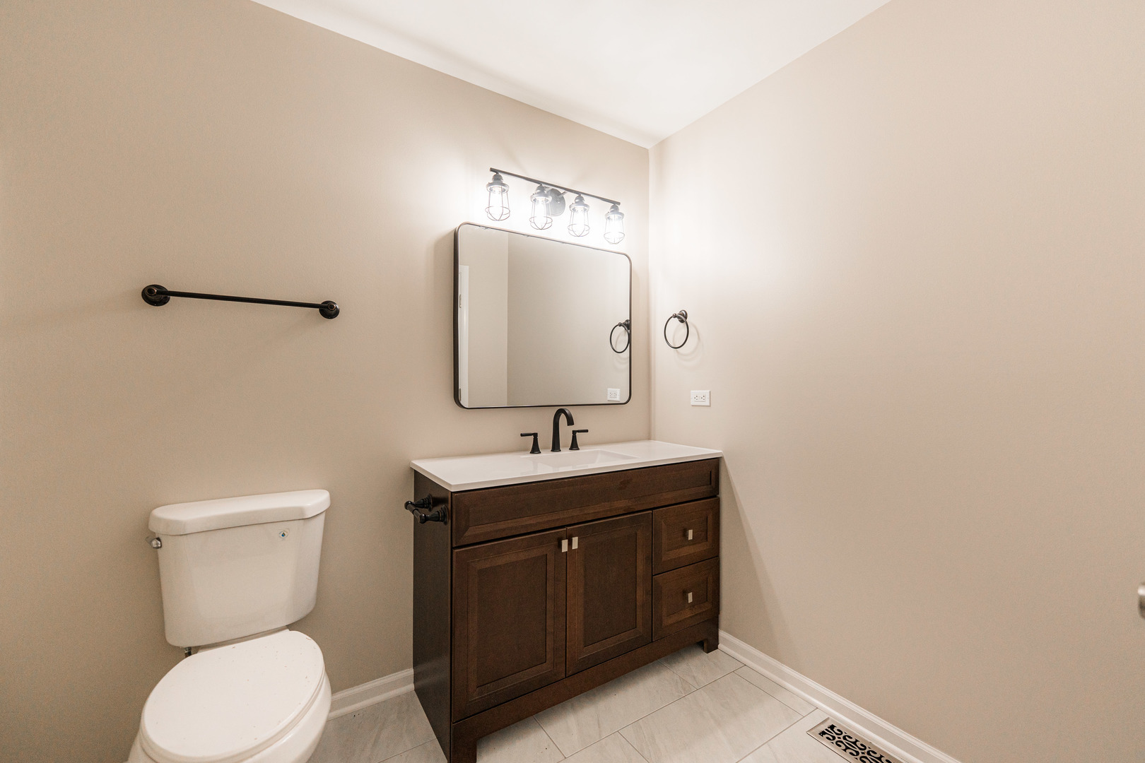 115 N Dole Avenue, Crystal Lake, IL 60014