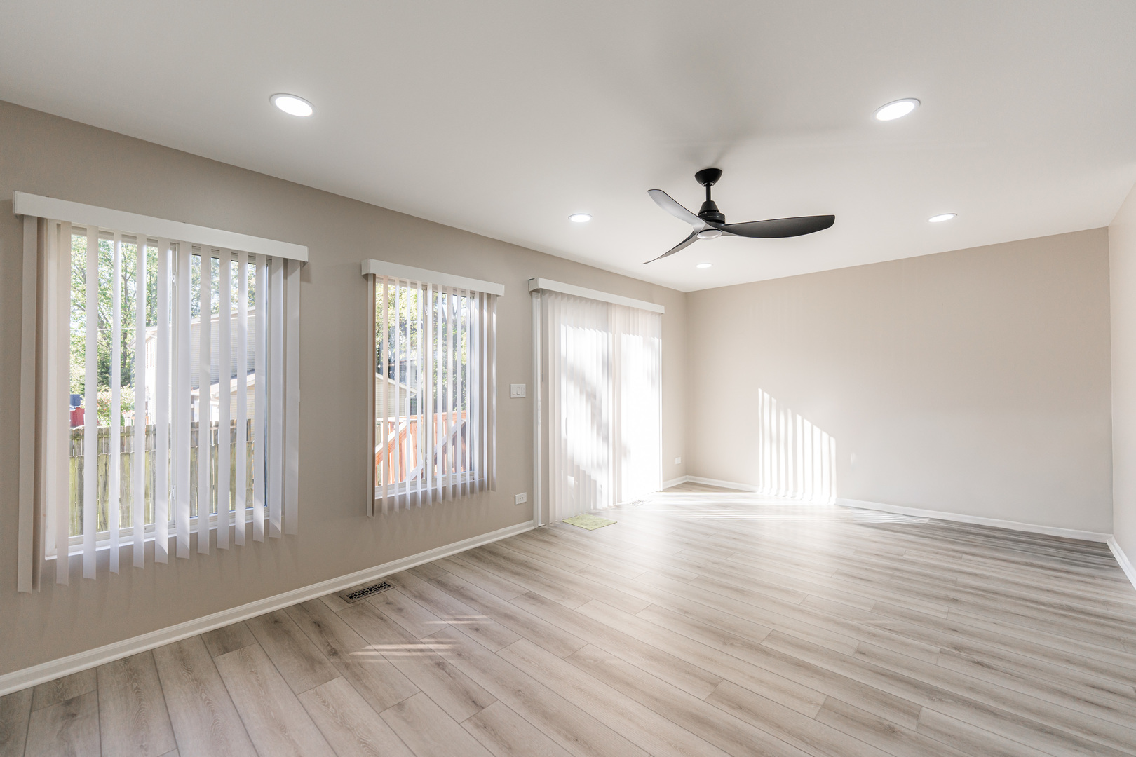 115 N Dole Avenue, Crystal Lake, IL 60014