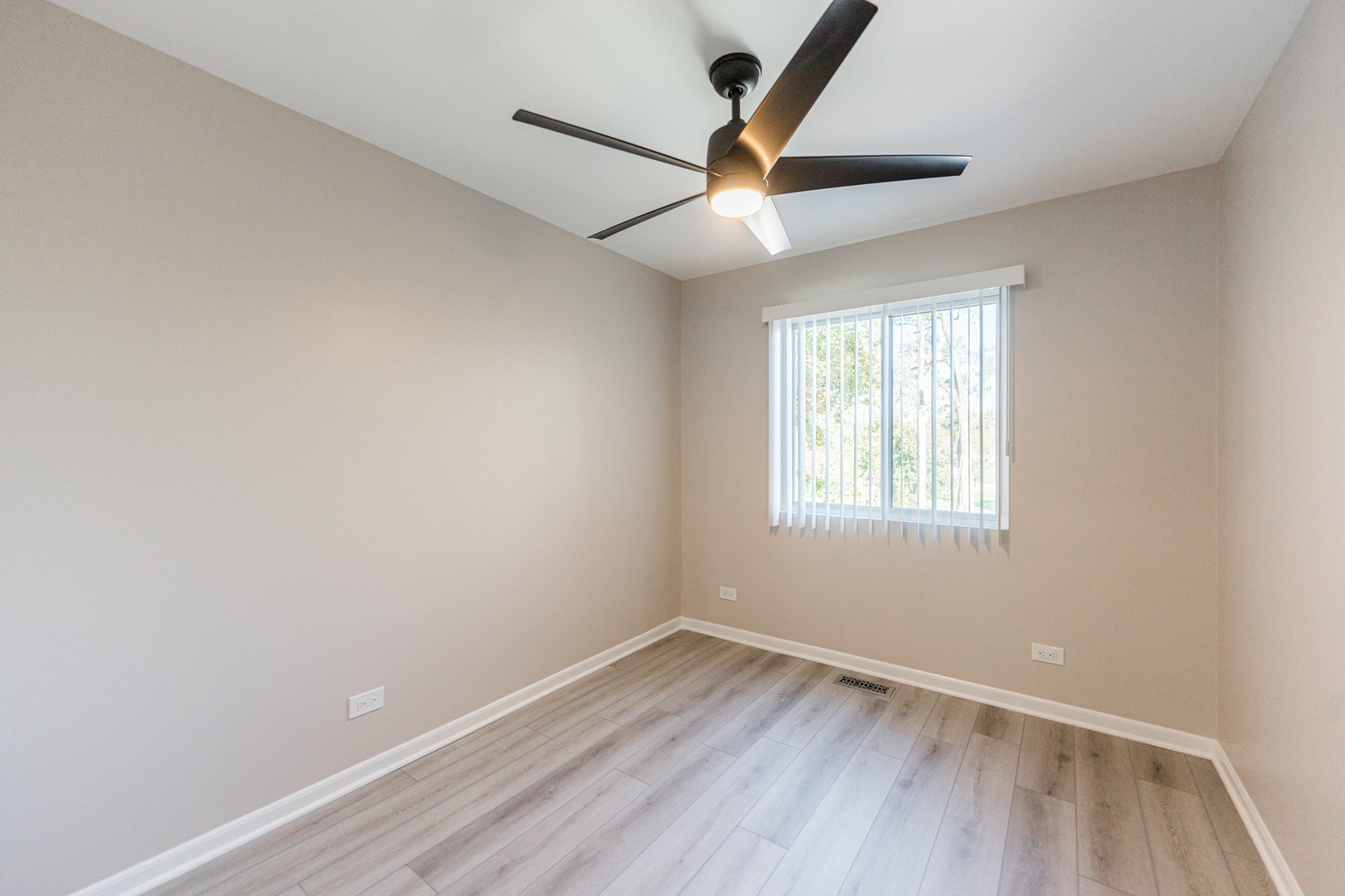 115 N Dole Avenue, Crystal Lake, IL 60014