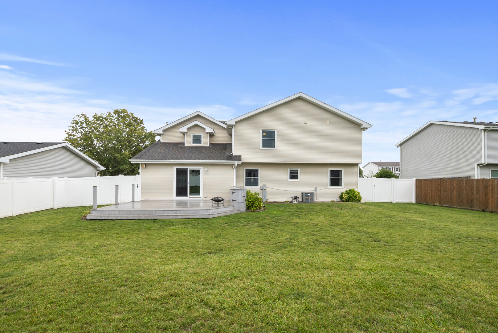 520 Hickory Lane, Peotone, IL 60468