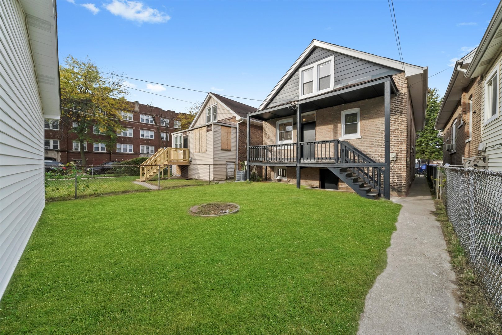 7955 S Colfax Avenue, Chicago, IL 60617