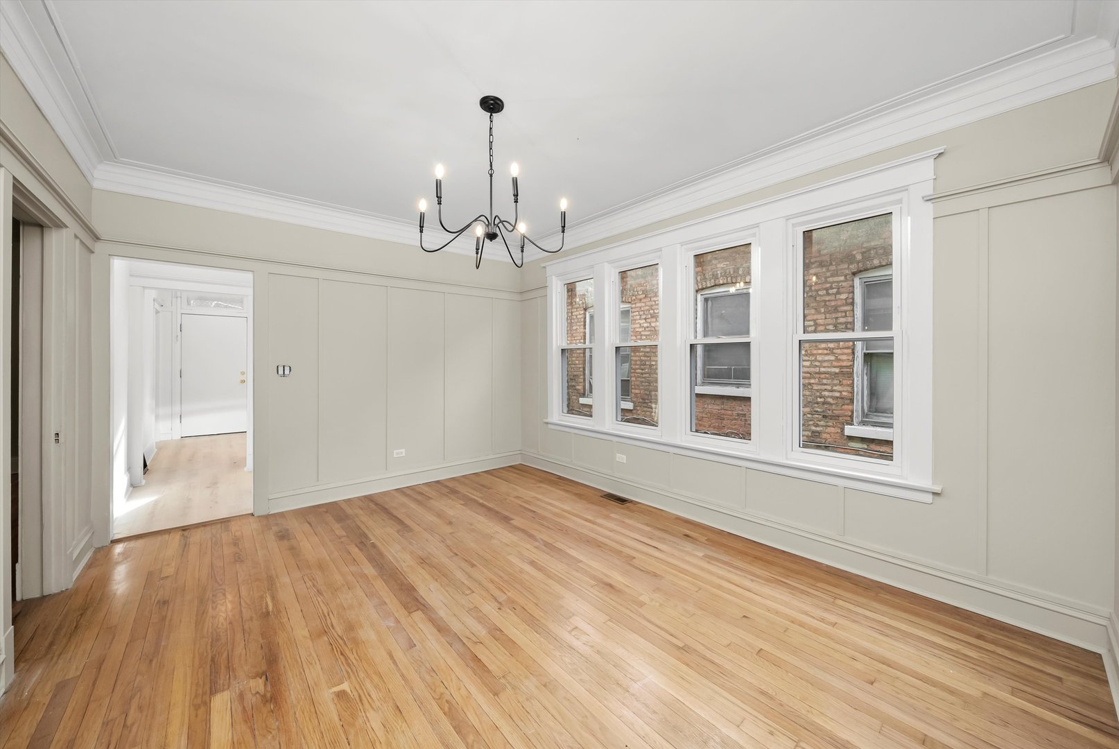 7955 S Colfax Avenue, Chicago, IL 60617