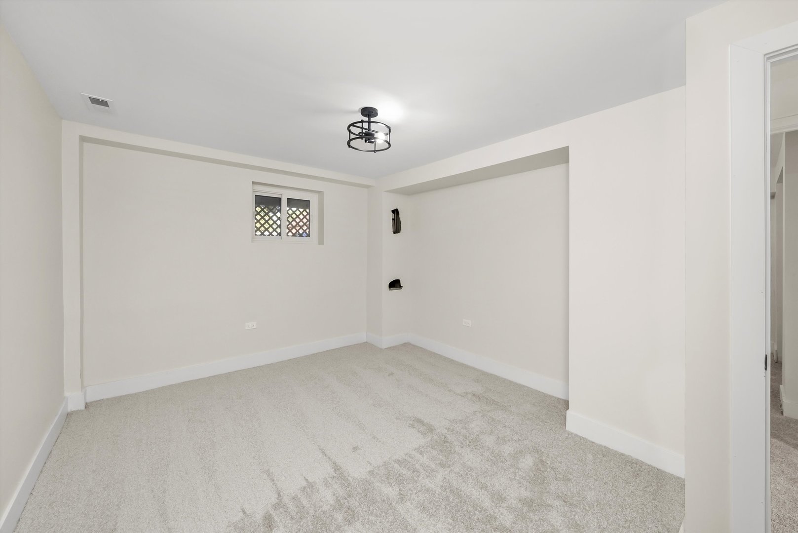 7955 S Colfax Avenue, Chicago, IL 60617