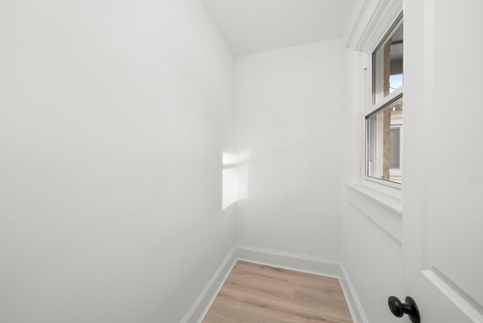 7955 S Colfax Avenue, Chicago, IL 60617
