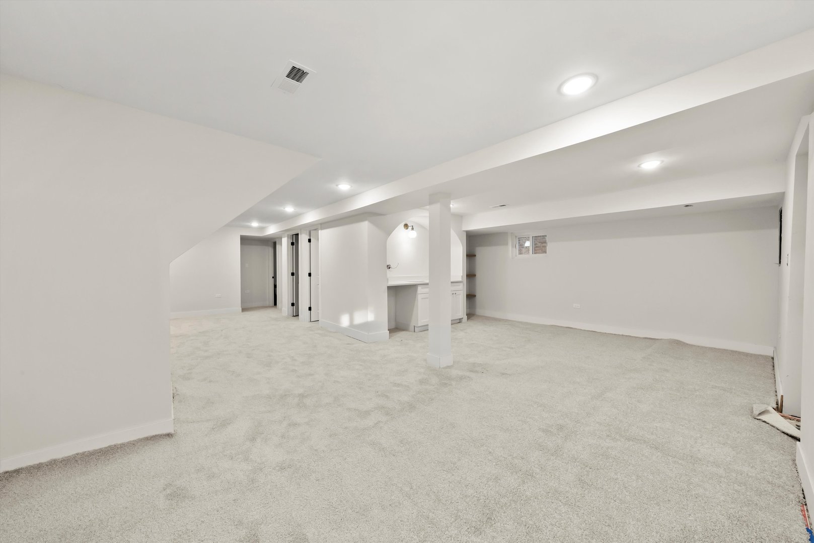 7955 S Colfax Avenue, Chicago, IL 60617