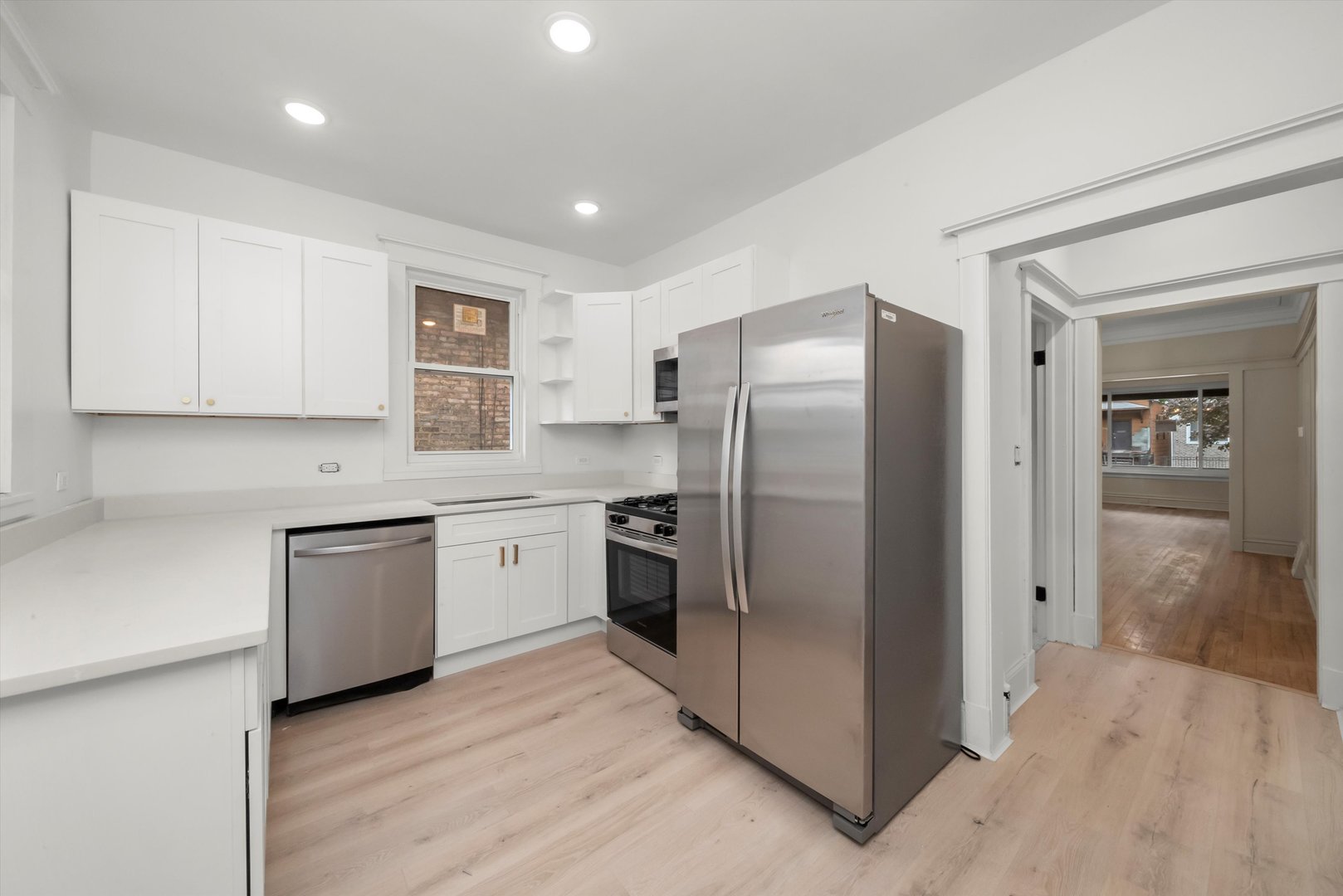 7955 S Colfax Avenue, Chicago, IL 60617