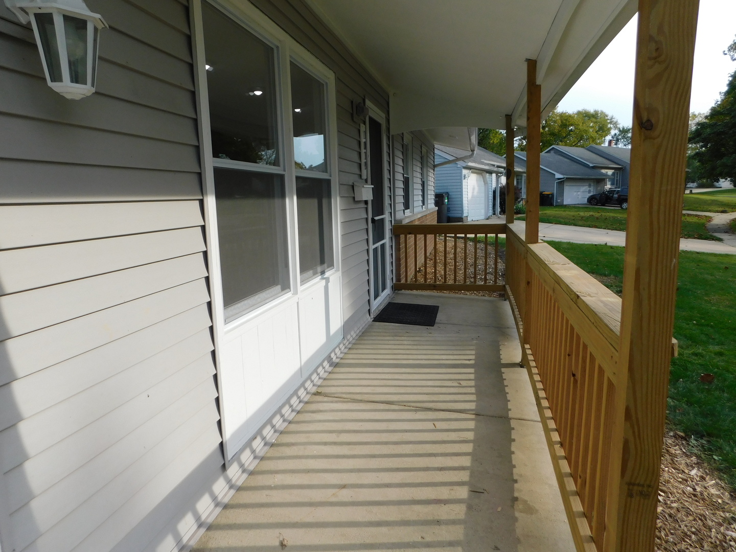 1019 Stratford Circle, Streamwood, IL 60107