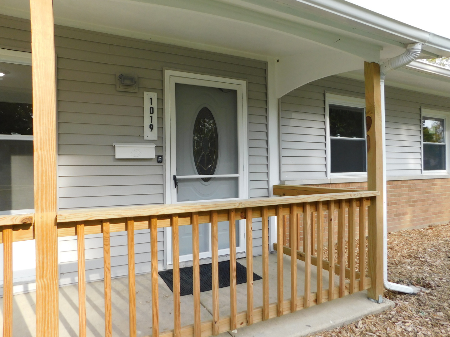 1019 Stratford Circle, Streamwood, IL 60107