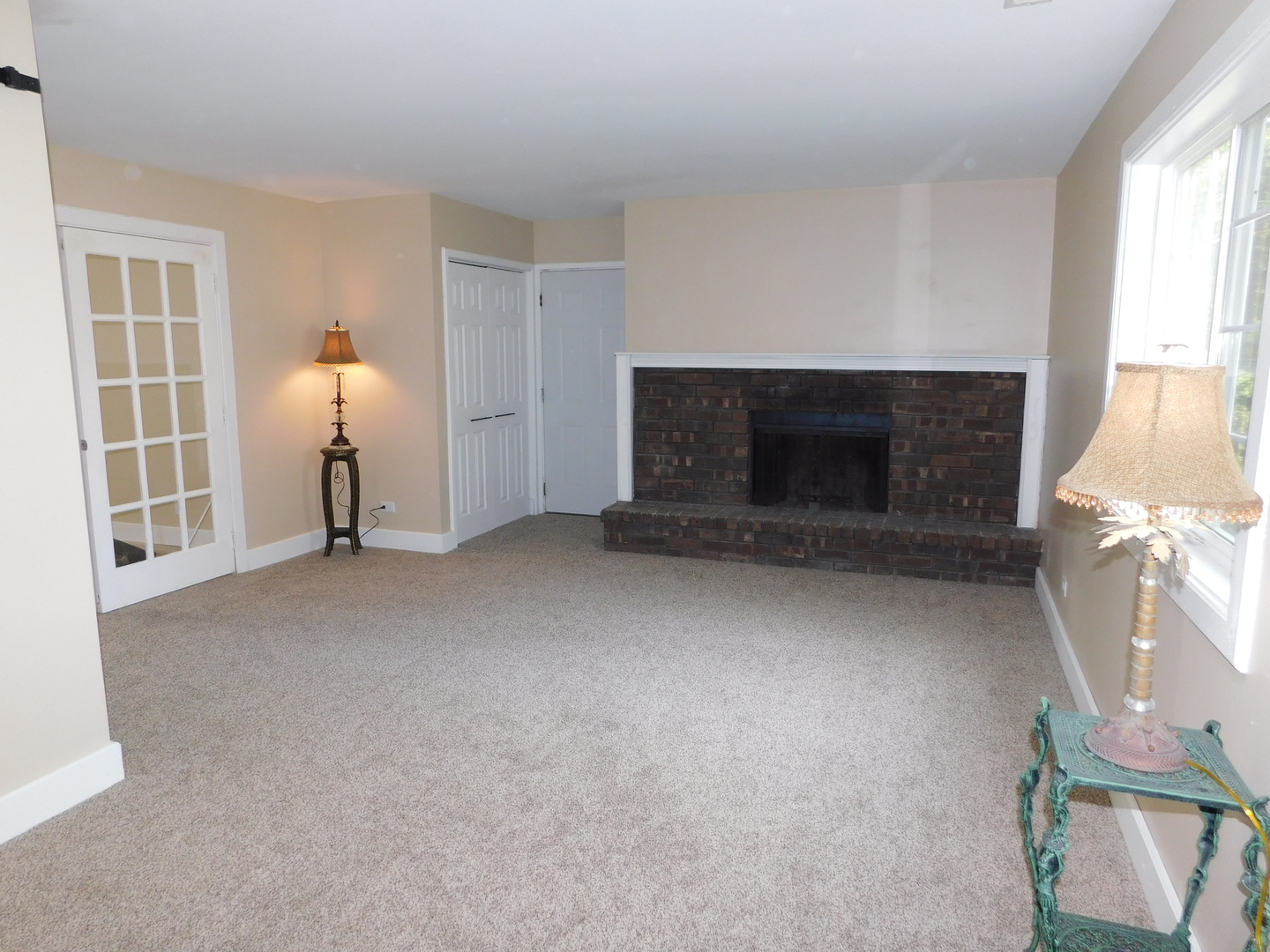 1019 Stratford Circle, Streamwood, IL 60107