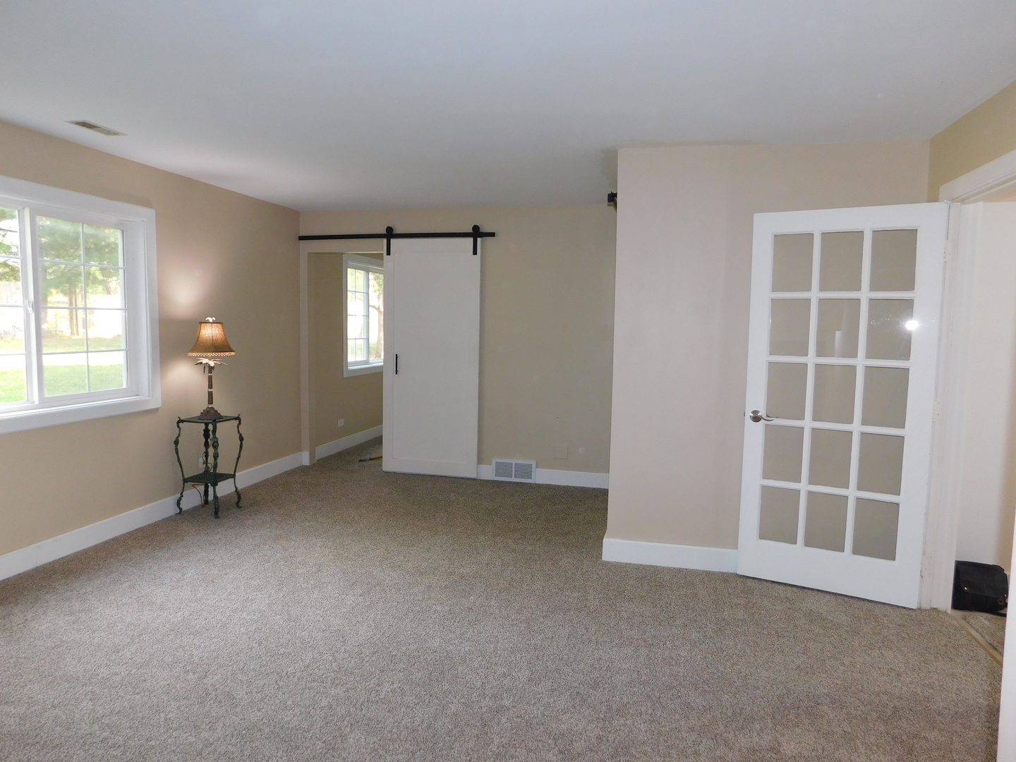 1019 Stratford Circle, Streamwood, IL 60107