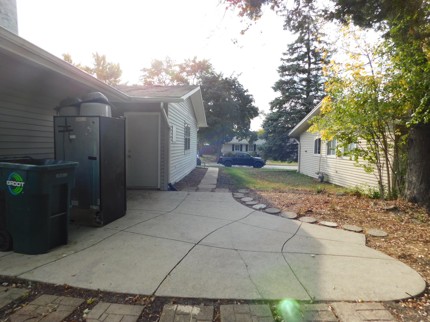 1019 Stratford Circle, Streamwood, IL 60107