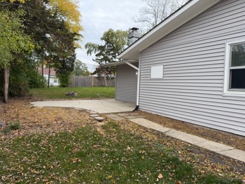 1019 Stratford Circle, Streamwood, IL 60107