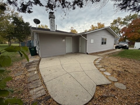 1019 Stratford Circle, Streamwood, IL 60107