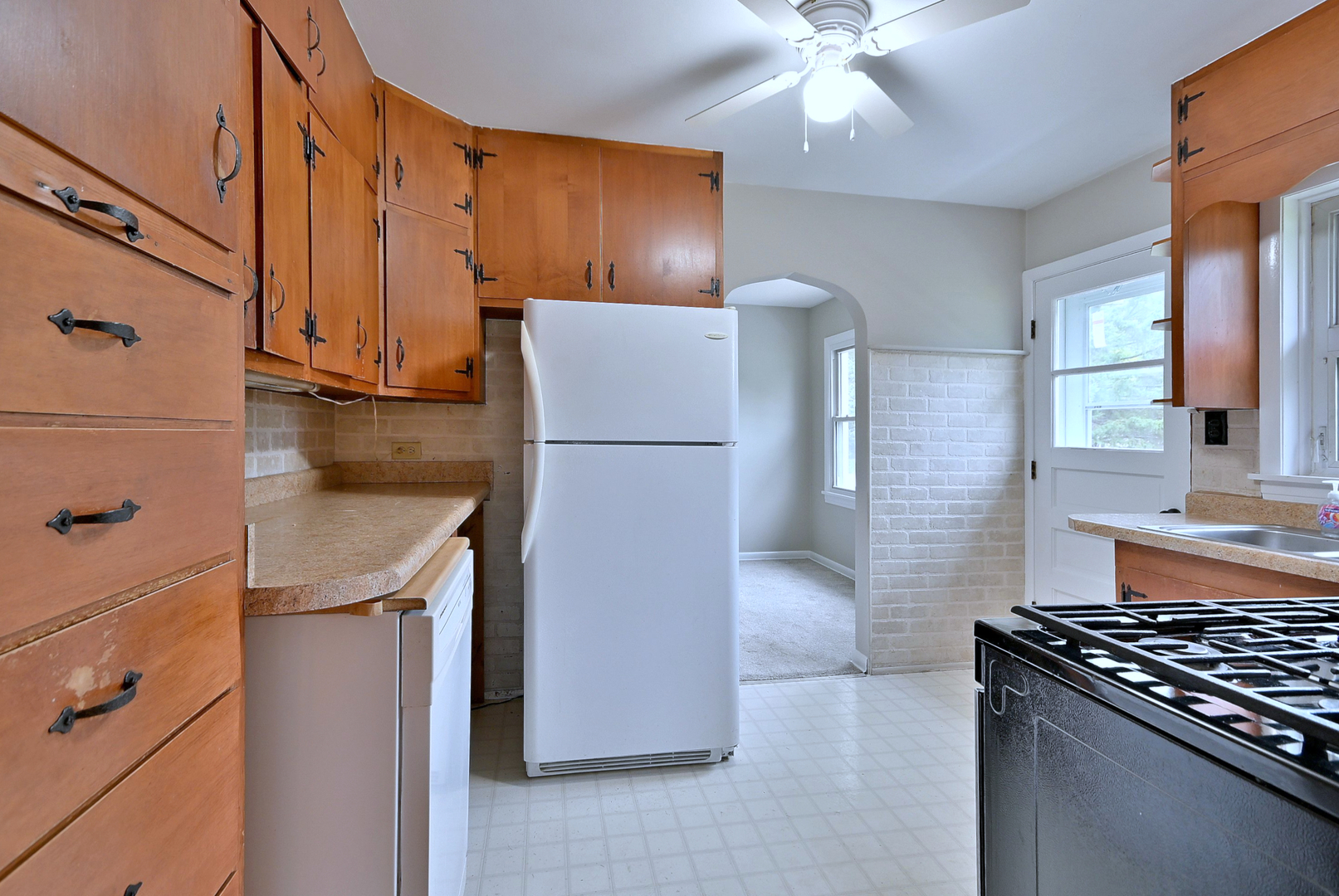 1001 S Edgewood Avenue, Lombard, IL 60148