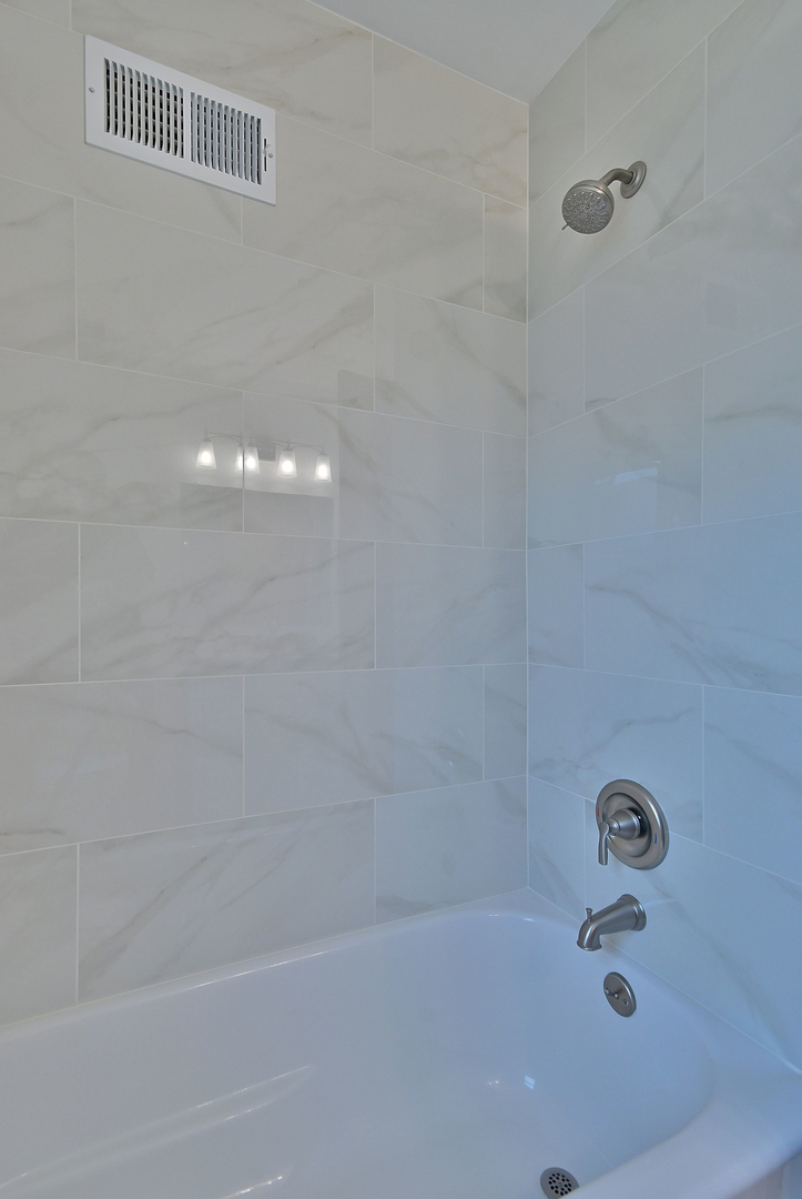 1001 S Edgewood Avenue, Lombard, IL 60148