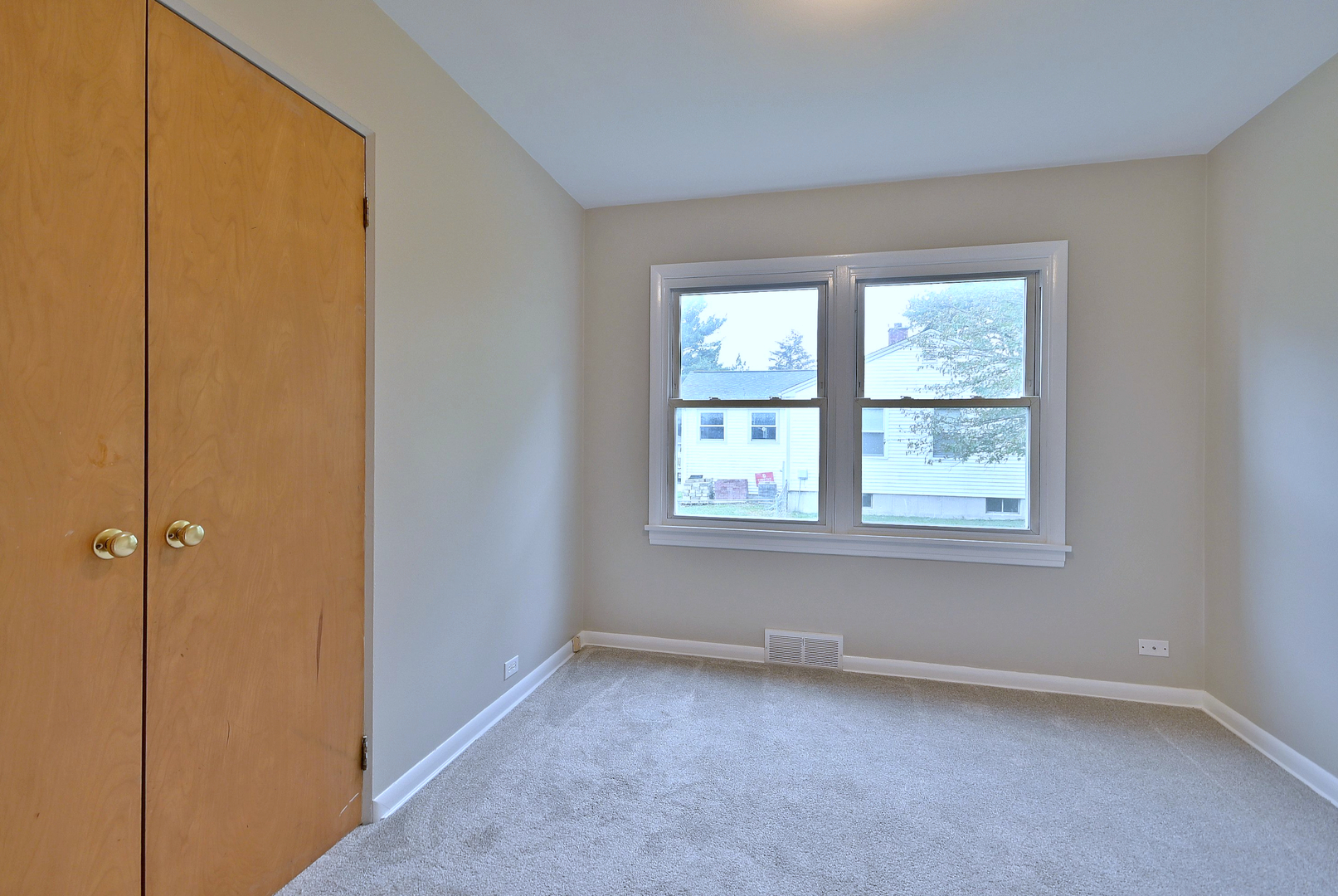 1001 S Edgewood Avenue, Lombard, IL 60148