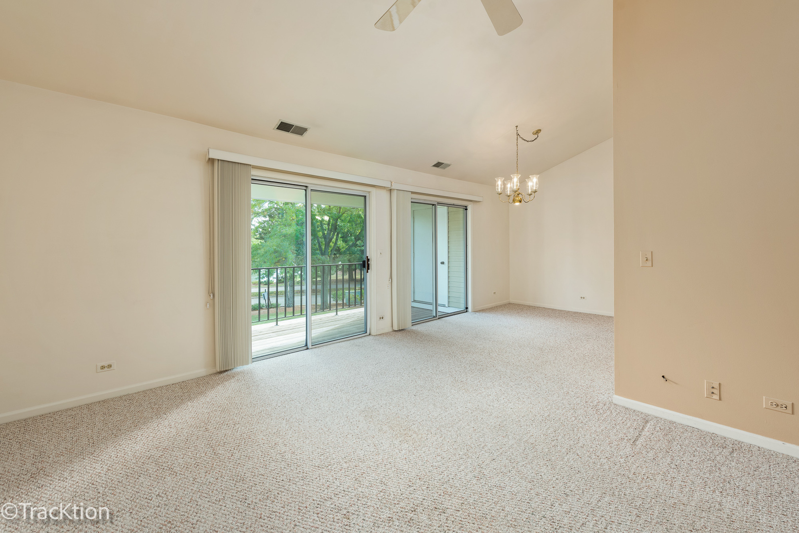 802 BUTTERNUT Lane #D, Mount Prospect, IL 60056